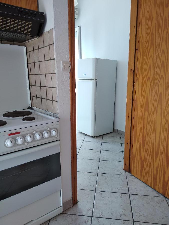 Ton Mari Apartments Palaiochora Exteriör bild